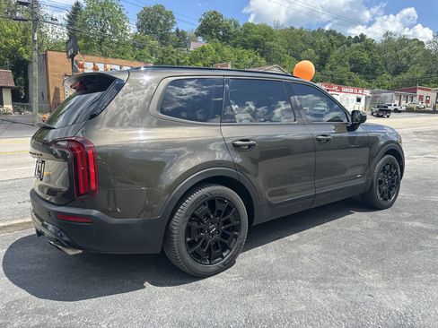 Used 2022 Kia Telluride EX w/ EX Premium Package AWD/4WD image 5