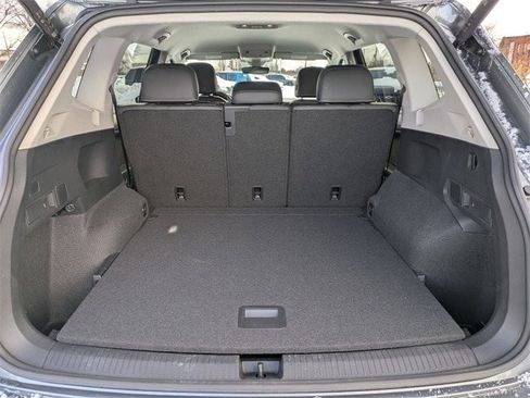 Used 2024 Volkswagen Tiguan SE image 16