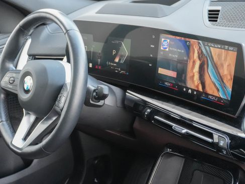 Certified 2025 BMW X2 xDrive28i image 11