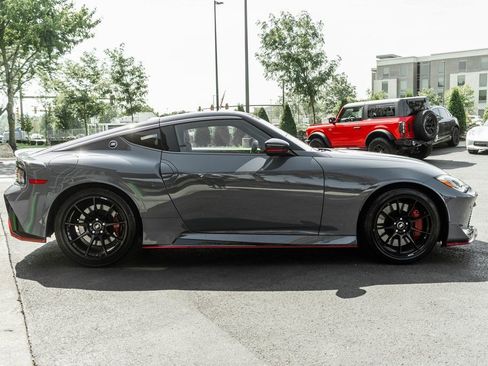 Used 2024 Nissan Z NISMO w/ Floor Mat Package RWD image 3