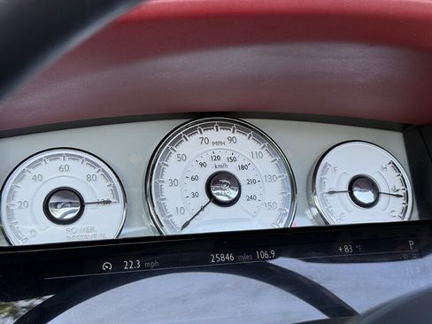 Used 2016 Rolls-Royce Dawn image 11