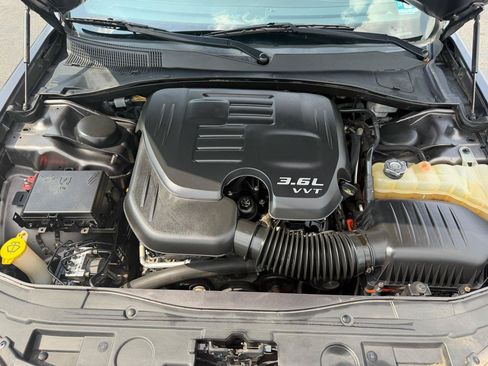 Used 2015 Chrysler 300 S AWD/4WD image 19