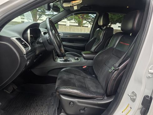Used 2018 Jeep Grand Cherokee Trailhawk AWD/4WD image 23
