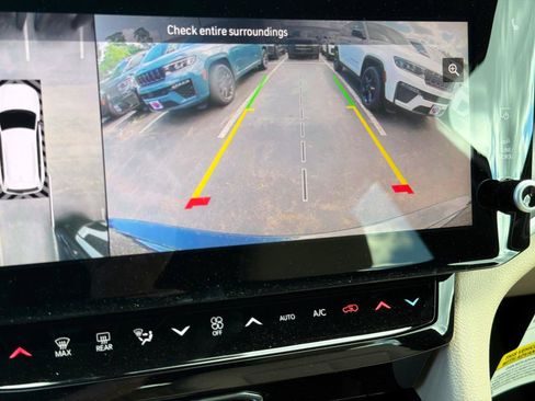 New 2026 Jeep Grand Cherokee Limited AWD/4WD image 18