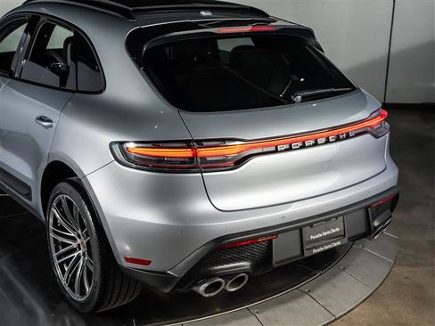Certified 2026 Porsche Macan AWD/4WD image 30