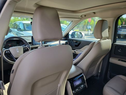 Certified 2022 Lincoln Aviator Reserve w/ Elements Package Plus RWD image 11