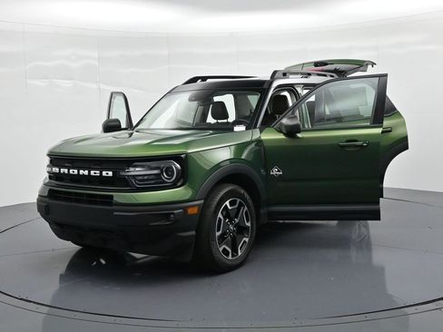 Used 2023 Ford Bronco Sport Outer Banks w/ Tech Package AWD/4WD image 27