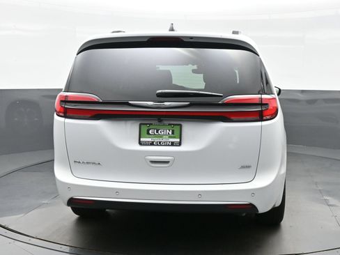 Used 2026 Chrysler Pacifica Pinnacle AWD/4WD image 7