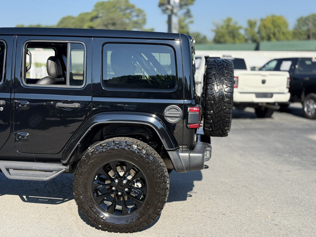 Used 2021 Jeep Wrangler Unlimited Sahara w/ Cold Weather Group AWD/4WD image 6