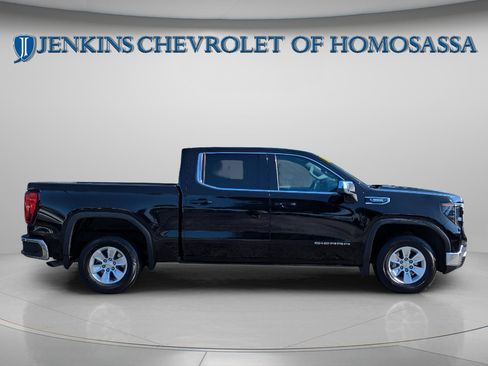 Used 2024 GMC Sierra 1500 SLE RWD image 2