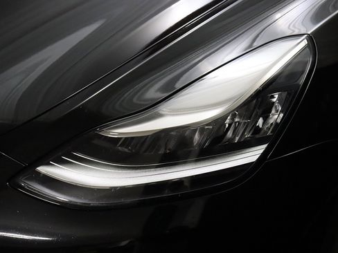 Used 2021 Tesla Model Y Long Range image 5