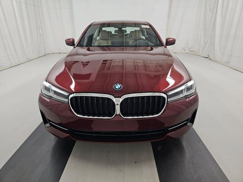Used 2023 BMW 530e xDrive w/ Premium Package image 2