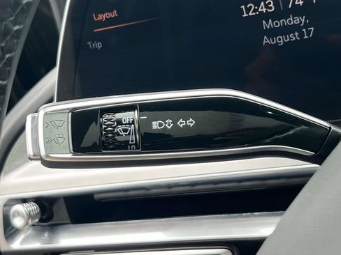 Used 2024 Cadillac Lyriq Luxury AWD/4WD image 27