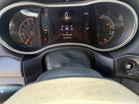 Used 2017 Jeep Grand Cherokee Laredo w/ Quick Order Package 2BE RWD image 8