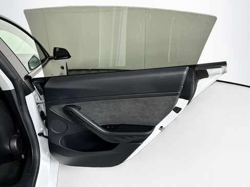 Used 2021 Tesla Model 3 Standard Range Plus image 28