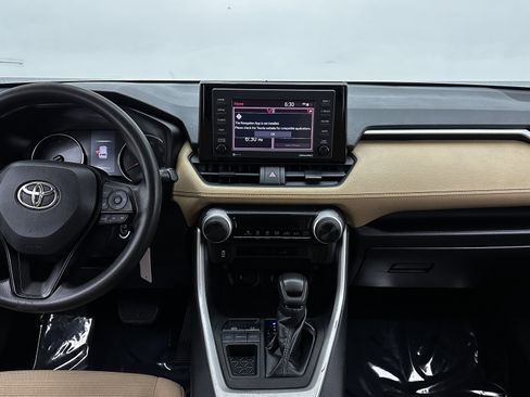 Used 2021 Toyota RAV4 LE image 22