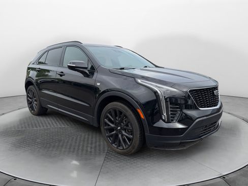 Used 2022 Cadillac XT4 Sport w/ LPO, Onyx Lite Package AWD/4WD image 4