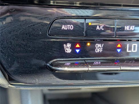 Used 2023 Chevrolet Bolt EUV Premier w/ Sun & Sound Package FWD image 25