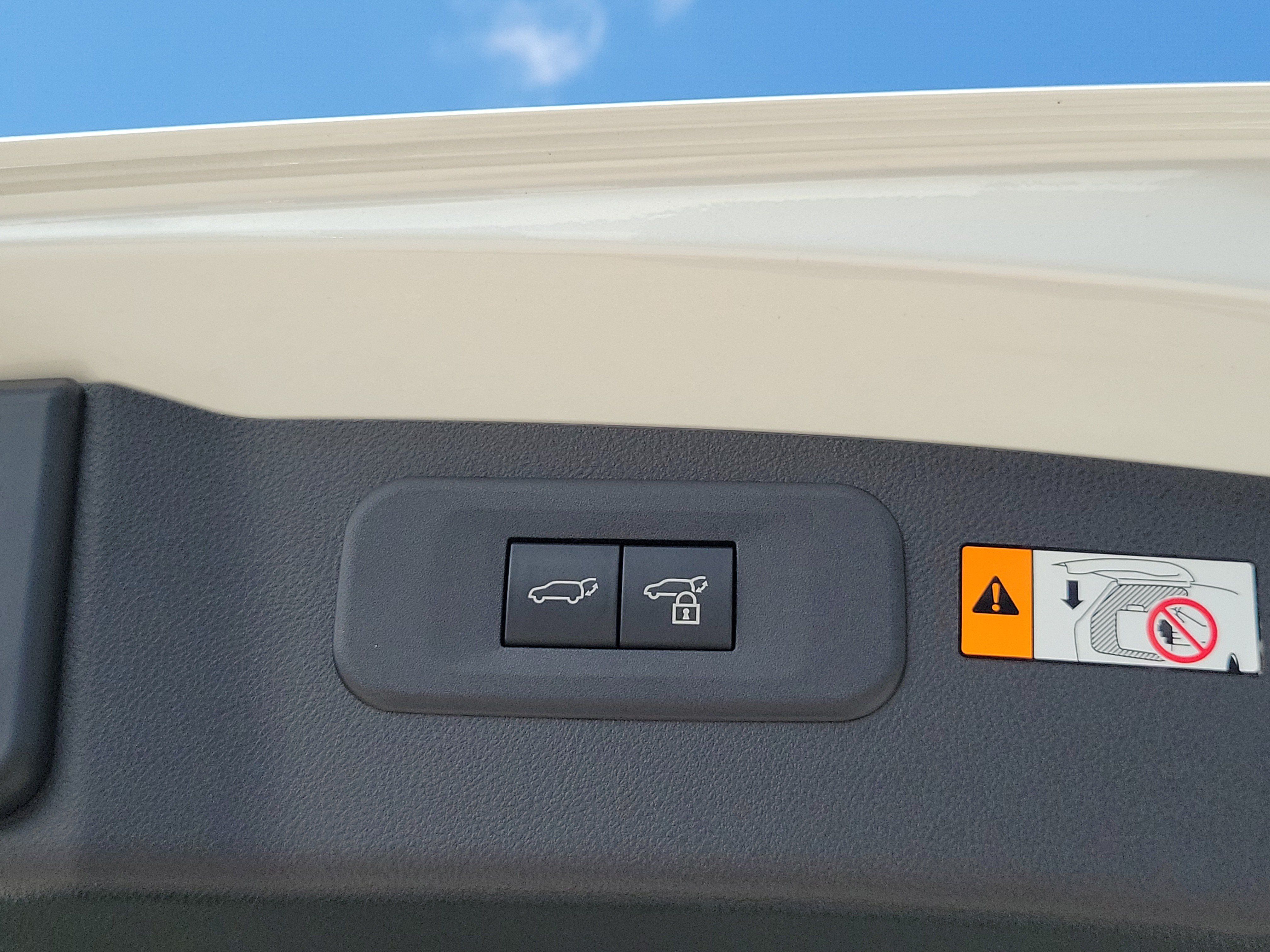 Used 2025 Lexus NX 250 FWD w/ Accessory Package (K3) image 17