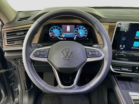 Certified 2025 Volkswagen Atlas SE AWD/4WD image 12