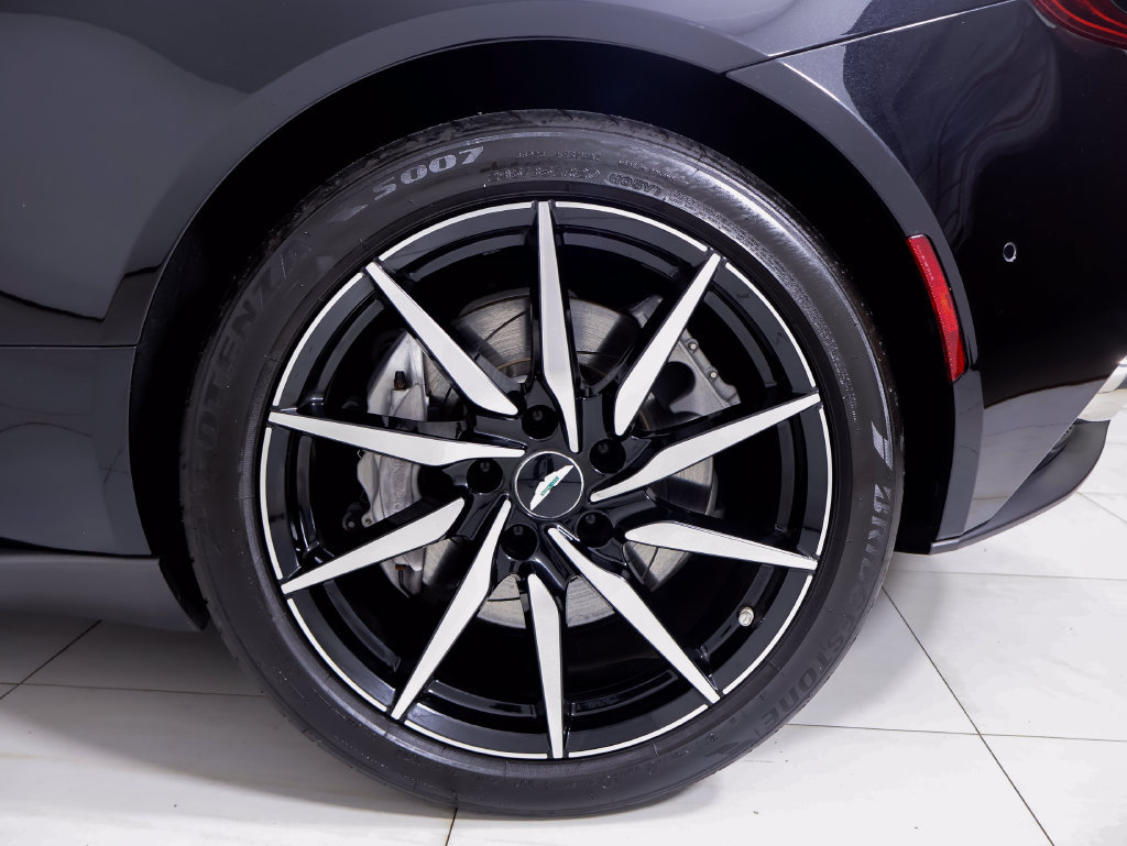 Used 2020 Aston Martin DB11 Coupe RWD image 24