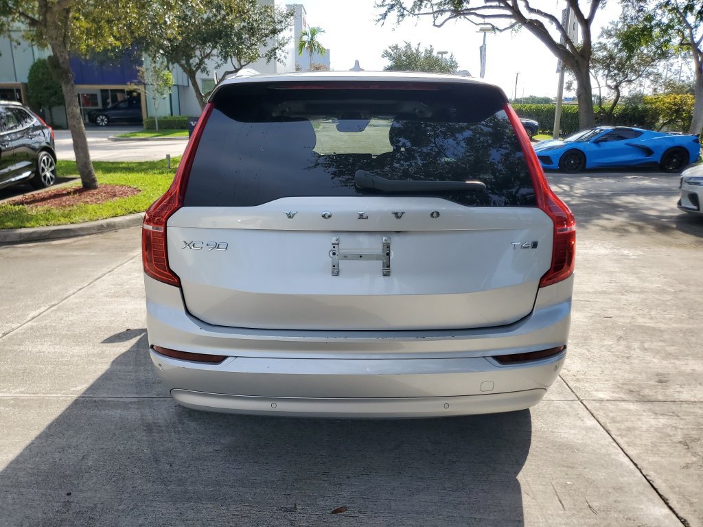 Used 2022 Volvo XC90 T6 Momentum w/ Advanced Package AWD/4WD image 5