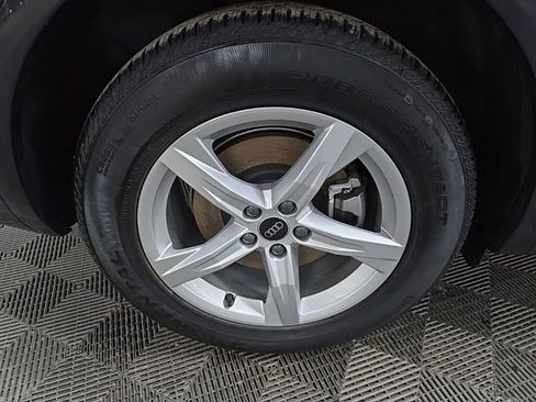 Used 2024 Audi Q5 2.0T Premium w/ Convenience Package image 14