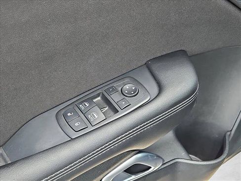 Used 2022 Dodge Challenger R/T image 10