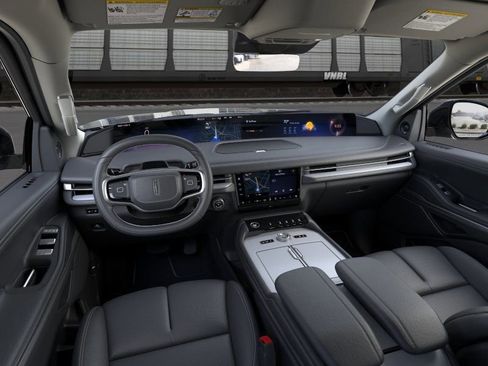 New 2026 Lincoln Navigator Premiere AWD/4WD image 9
