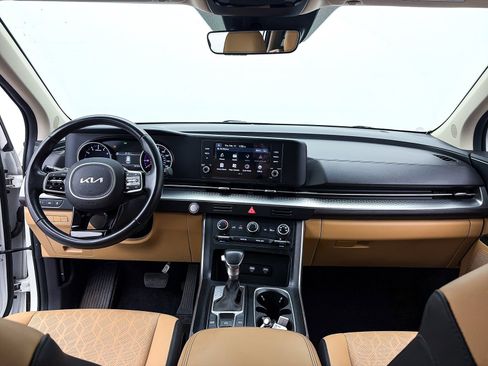 Used 2022 Kia Carnival LX image 30