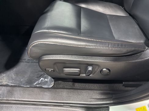 Used 2019 Toyota Highlander XLE image 29