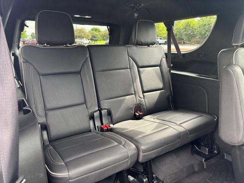 Used 2023 GMC Yukon XL SLT w/ SLT Premium Package AWD/4WD image 25