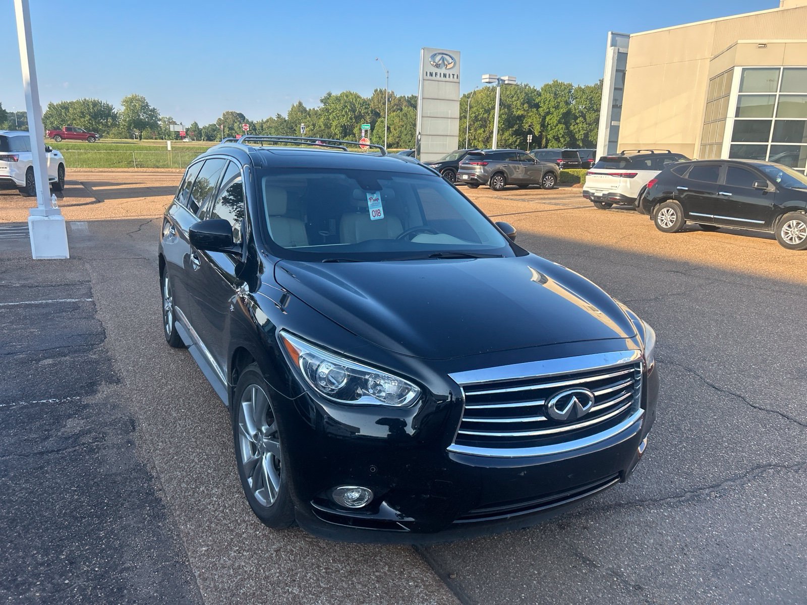 Used 2015 INFINITI QX60 FWD w/ Deluxe Touring Package image 12
