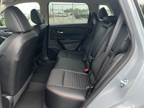 Used 2025 Nissan Rogue SV image 20