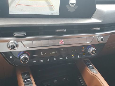 Certified 2025 Kia Telluride AWD image 25