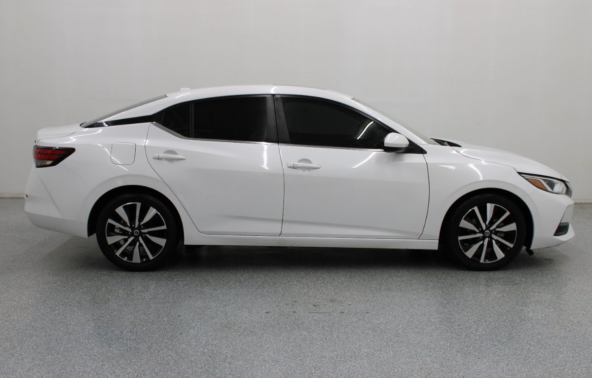 Used 2021 Nissan Sentra SV w/ SV Premium Package FWD image 2