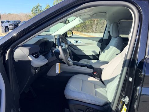 New 2026 Ford Explorer Active w/ Active Comfort Package RWD image 14