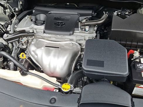 Used 2012 Toyota Camry XLE w/ Convenience Pkg image 10