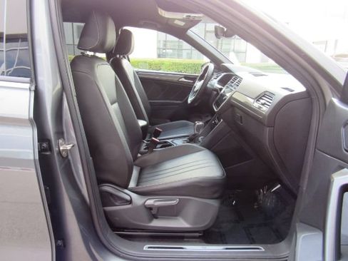 Used 2022 Volkswagen Tiguan SE R-Line image 19