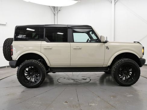 Used 2025 Ford Bronco Outer Banks AWD/4WD image 8
