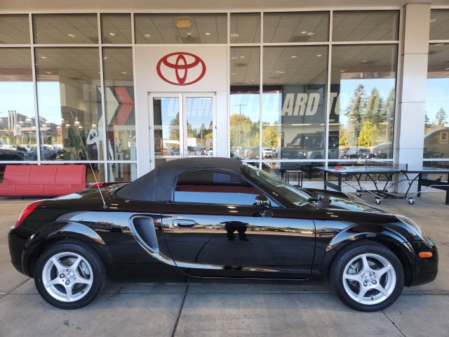 Used 2000 Toyota MR2 RWD image 3