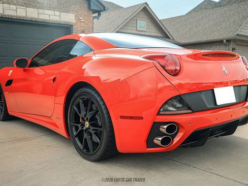 Used 2012 Ferrari California RWD image 20