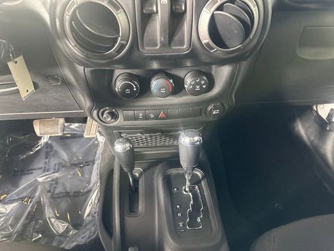 Used 2013 Jeep Wrangler Sport AWD/4WD image 22