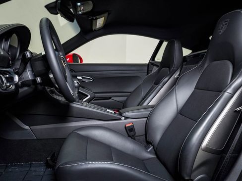 Used 2024 Porsche 718 Cayman RWD image 18