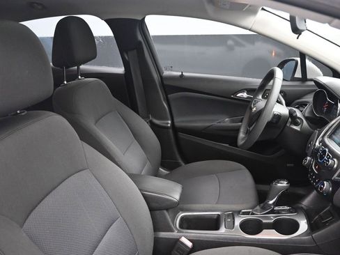 Used 2018 Chevrolet Cruze LT w/ Sun And Sound Package image 14