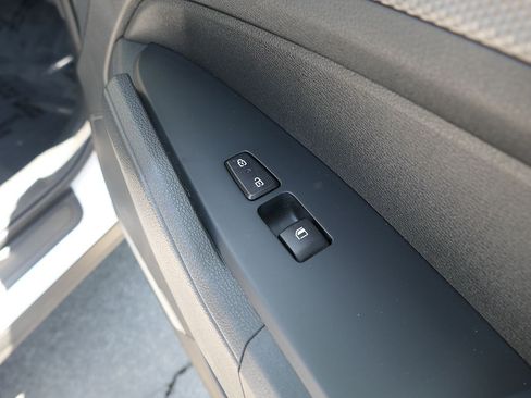 Used 2025 Kia Sportage LX FWD image 26