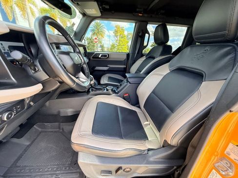 Used 2022 Ford Bronco Wildtrak image 5