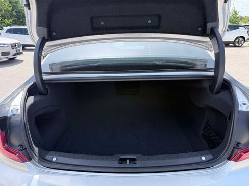 Used 2018 Volvo S90 T5 Momentum w/ Convenience Package FWD image 19