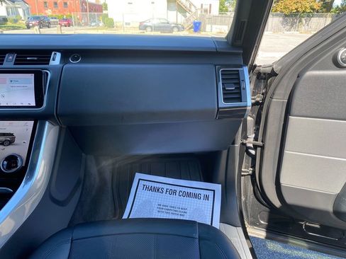 Used 2018 Land Rover Range Rover Sport HSE image 29