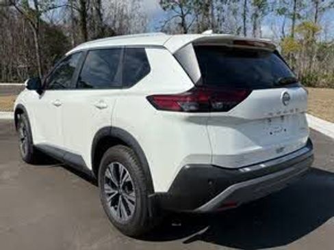 Used 2023 Nissan Rogue SV w/ SV Premium B Package FWD image 10